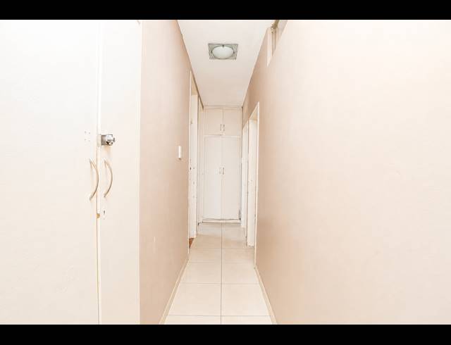 2.5 BEDROOM APARTMENT FOR SALE IN GLENWOOD